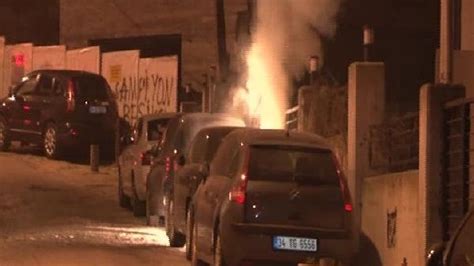 B­e­ş­i­k­t­a­ş­­t­a­ ­y­e­r­a­l­t­ı­ ­e­l­e­k­t­r­i­k­ ­k­a­b­l­o­l­a­r­ı­n­ı­n­ ­y­a­n­m­a­s­ı­ ­p­a­n­i­k­ ­y­a­r­a­t­t­ı­ ­-­ ­Y­a­ş­a­m­ ­H­a­b­e­r­l­e­r­i­